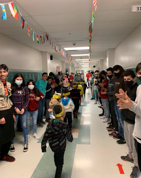 AIC_Dual's tweet photo. Secondary students cheered through the hallways as the elementary school students paraded for “Living Literature Day,” where students dressed up like a literary character! @AlbanyENL #allinforalbany @albanyschools https://t.co/uTjbG88j5o