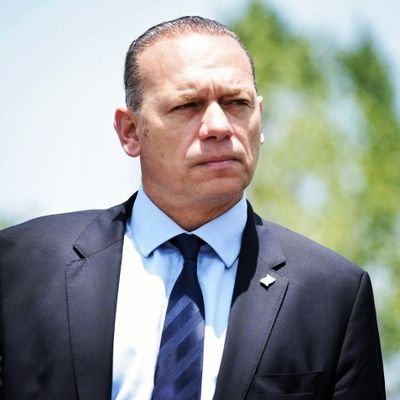 HumbertoTumini's tweet photo. El radical Gerardo Morales ya metió presos a 3 dirigentes sociales por protestar en Jujuy. Larreta, Berni, Vidal, Quintela, Milei, ahora andan pidiendo “mano dura” con los que luchan por sus derechos. El Ministro Zabaleta es el que les abrió la puerta a los dinosaurios estos. https://t.co/NhvjWMBNvj