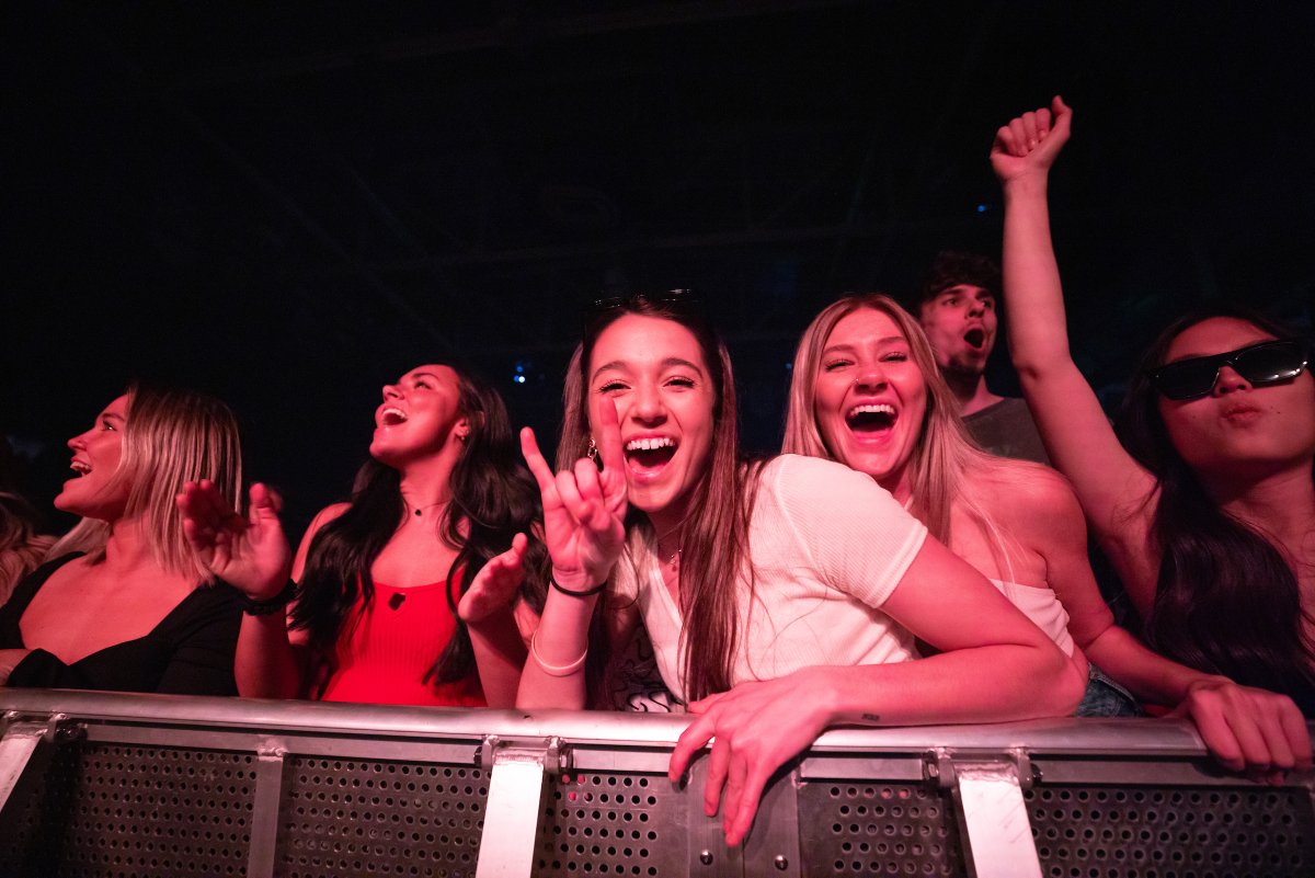 UNOmaha's tweet image. Last night was one for the books, Mavericks! 🎶 (@MavPro)