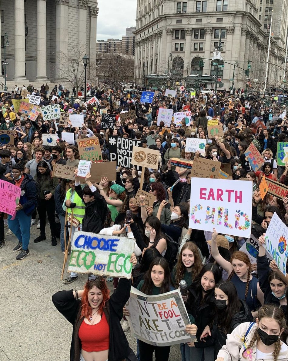 Civic_Consult's tweet photo. Join @FFF_NYC_ today, 4/8, for their Strike at City Hall📣 from 4-6pm to demand that the Fossil Fuel Non Proliferation Treaty is passed NOW!
📍City Hall Park, Broadway &amp;, Chambers St, New York, NY 10007
See more👉https://t.co/7Y7l38kDrB
#ClimateStrike #ClimateCrisis #fridaystrike https://t.co/UBRDAknr5M