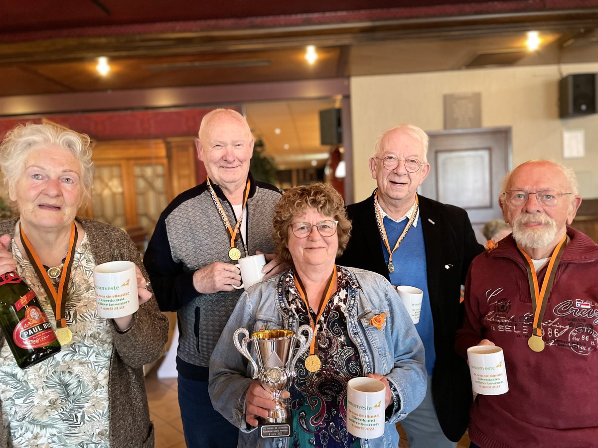 Dit zijn ze: de slimsten van <a href="/Woonveste/">Woonveste</a> bij de Pubquiz in het gastvrije <a href="/RemiseDrunen/">Partycentrum Remise</a> !