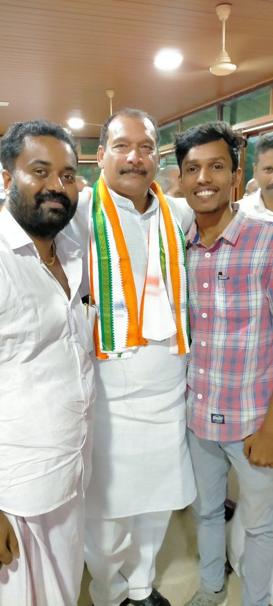 The_Grp's tweet photo. #Congressmembership 
Awareness Campaign in Vypin Constituency 💙
Addressed by Shri Ivan D'souza,AICC Secretary
(Assigned State - Kerala)

Born in Congress...
Will breath last in #Congress...💪🏻
@ivandsouza1965 https://t.co/3p4ipy6YCp