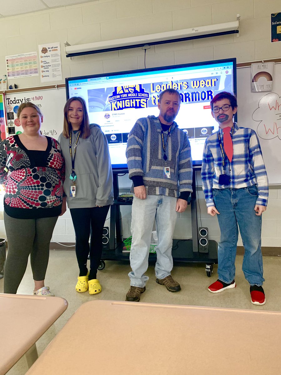 Mrs_Brozovic's tweet photo. Greeted by Mrs. Brozovic Jr. and Mr. Conley Jr. this morning for teacher/student swap day! #eymsstuco #eymsspiritweek •
@EYMSStuCo @eyms_york
•
#eyms #EYKnightsLearn #EYedge #middleschool #middleschoolteacher #live2teach #mrsbrozovic https://t.co/vXBEvB3KEJ
