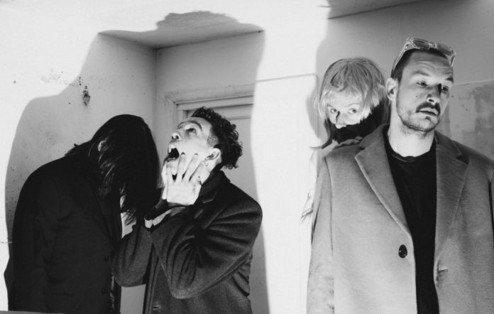 the1975online's tweet photo. Depois de longos meses suspensos, conseguimos recuperar nosso Twitter!

Seguiremos atualizando vocês sobre a The 1975 por essa conta, e algo me diz que tem coisa boa vindo aí... 🤍 https://t.co/WMIsytrSGF
