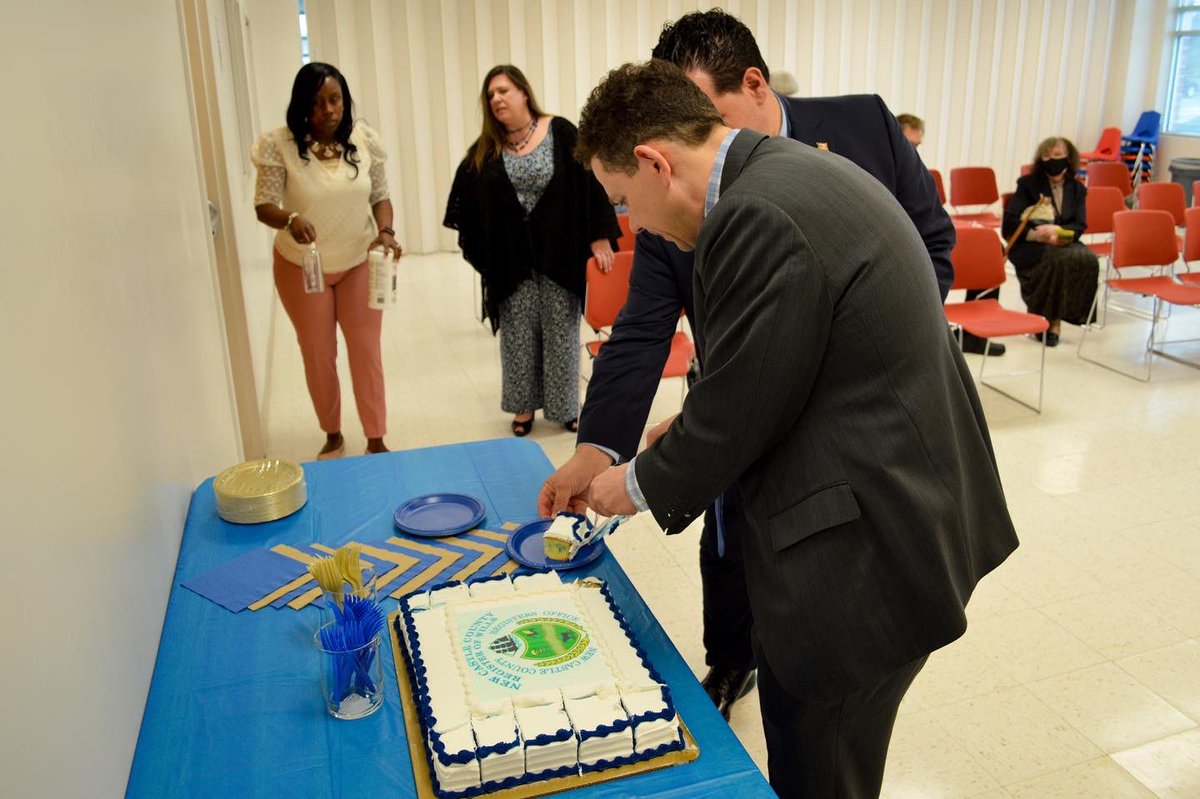 Ciro4Delaware's tweet photo. Celebrating the 10th (and 11th!) anniversary of Register of Wills evening hours in Middletown 🎂 

Evening hours will continue at the County’s new Middletown library on Route 299 and S. Catherine Street, Middletown, Delaware 19709. 📚 

👨‍💻 https://t.co/Db9T2b6Vqe https://t.co/SdomEpiSXq