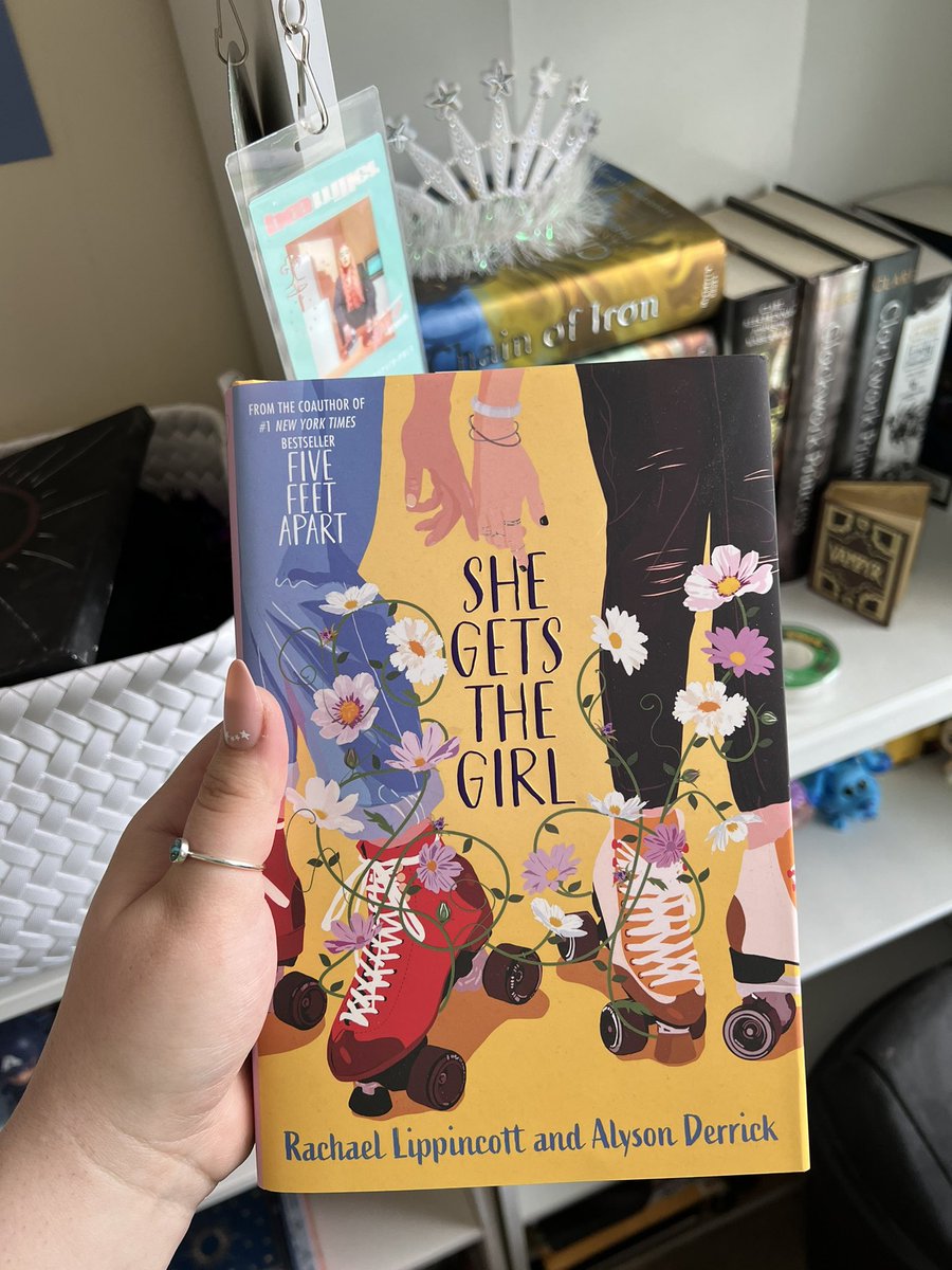 witchIighters's tweet photo. meant to share the weekly book haul yesterday but look how pretty https://t.co/GQroRWncGC