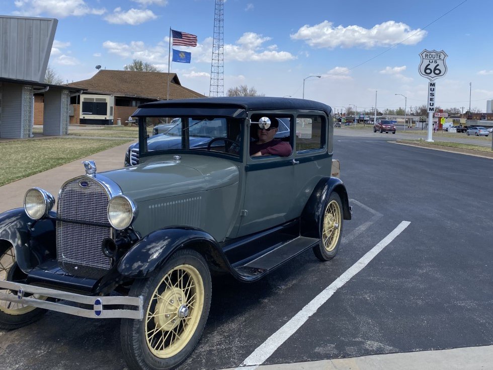 Route66museum's tweet photo. Another great classic car visits the Route 66 Museum in Clinton, Oklahoma! Keep them coming! We love seeing your classic cars! Book your tour today! 🚗🗺️
#ExploreOHS #ClassicCars #Route66 #ClintonOK #ThingstodoinOklahoma https://t.co/nqEocIVj3K