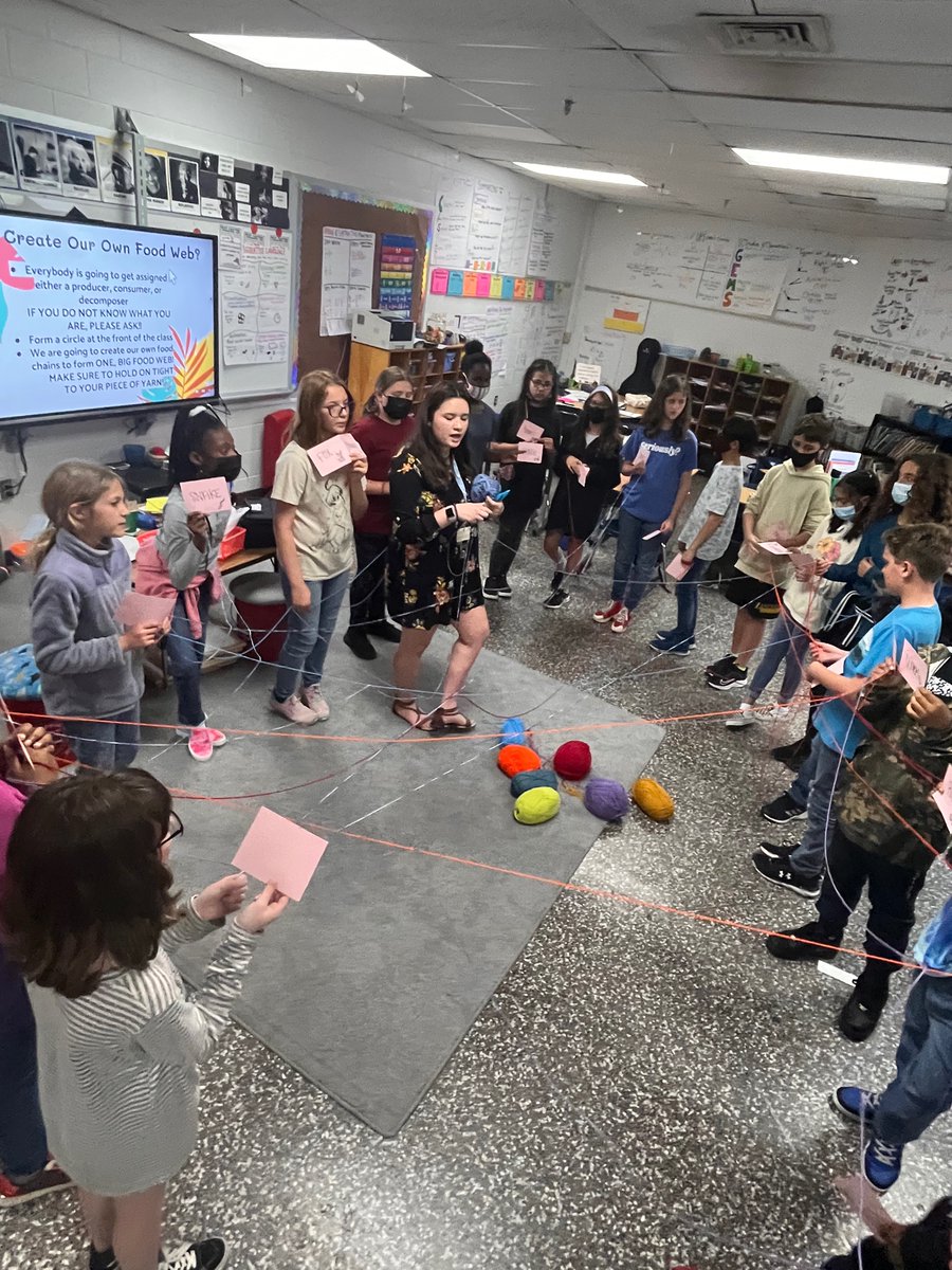MsBazar5th's tweet photo. Yesterday’s epic lesson with Ms. H our high school future teacher! She helped us review our food webs, producers, and consumer!! #landstownleaders #5thgradeisamazing https://t.co/fFuDEhrMiJ
