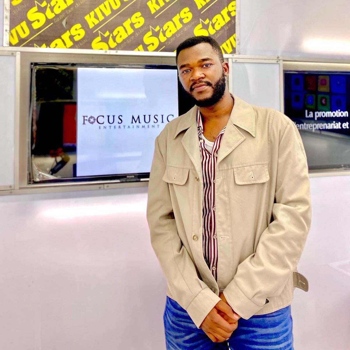 Gadsem_1's tweet photo. Reçu ce mercredi à la radio @kivustars dans l’émission @goma_stand_up , pour parler des difficultés que rencontrent nos jeunes artistes et opérateurs culturels de #Goma . 

Etant l’initiateur du Label @focus_music_entertainment_drc œuvrant dans la promotion des jeunes talents … https://t.co/t8SCsTN4kv
