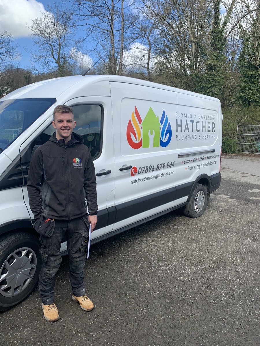 stuart_neomitis's tweet photo. Last day of Easter eggs @CpsLampeter and a late entry for #Snapthathat from the boys @myGrantUK  👍 https://t.co/dSCeCYBqYl