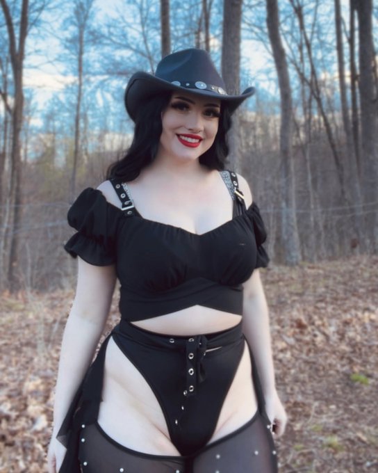 yee haw rt if you like cow gals https://t.co/qJBokFwZRN<a href="/tag/starwarsday"class="tags"><span>#starwarsday</span></a><a href="/tag/maythe4bewithyou"class="tags"><span>#maythe4bewithyou</span></a>