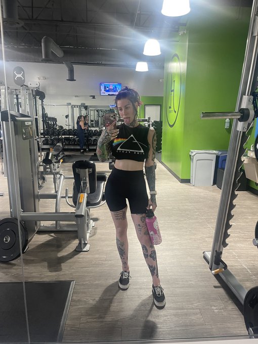 I went pretty hard @ the gym today. That&rsquo;s all https://t.co/DgJq1LSxJu
