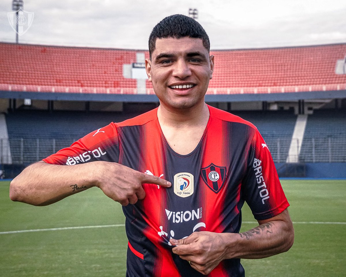 ¡El 22 SIGUE EN EL BARRIO! 🎩✨

Claudio Aquino extendió su contrato con el Ciclón hasta el 2023🌪

¡Vamos, Claudio! 💪