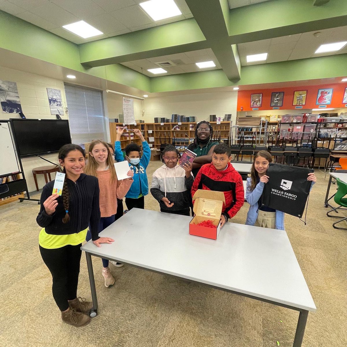 WellsFargoGolf's tweet photo. This year, we partnered with @charmeckschools and @atriumhealth to gift a book to assist the 11K rising 6th graders in their transition to middle school. While our event is in DC this year, we are utilizing our 2021 charitable funds to continue to support this wonderful program. https://t.co/U7V4zmgjSh