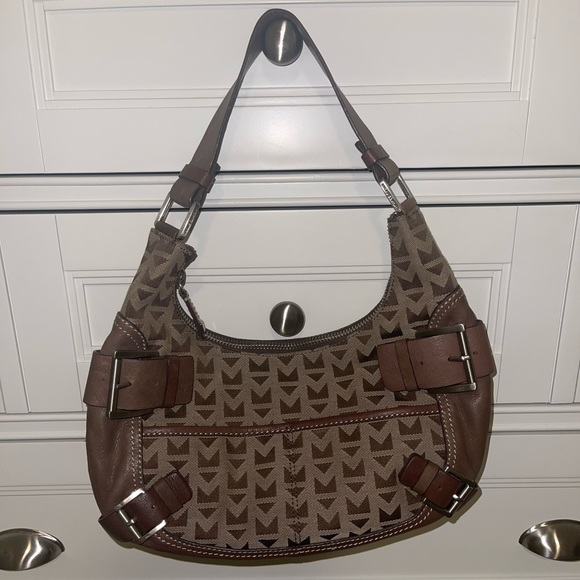 JanetMerryman's tweet photo. So good I had to share! Check out all the items I'm loving on @Poshmarkapp from @marshagreene #poshmark #fashion #style #shopmycloset #willismith #wytheny #michaelkors: https://t.co/E1zZLqnayx https://t.co/5Aa3994hi1