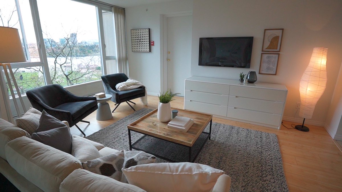 Vancouver RealEstate tweet media