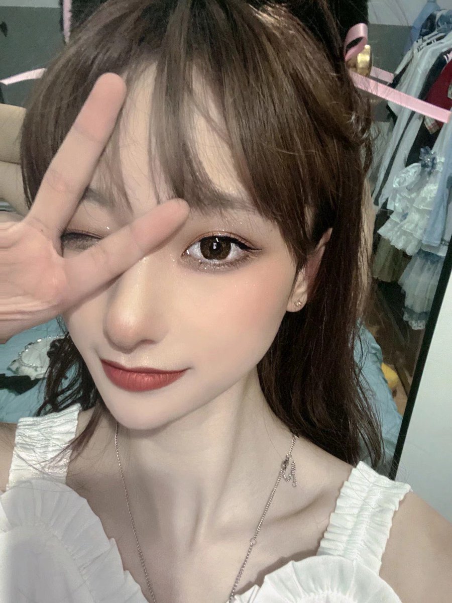 IONforyou's tweet photo. #反差婊 #母狗曝光 #反差少女 https://t.co/7XWapEnP8t