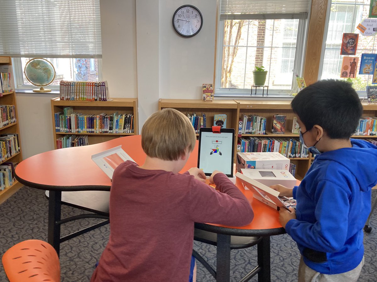 sanndavis's tweet photo. Love this space and the flexibility of welcoming multiple groups and activities @underwoodgtm #WCPSSLovesOurLibraries @wcpssdll #lastdaybeforespringbreak @BottomsFirsties https://t.co/MqSbUEOYt0