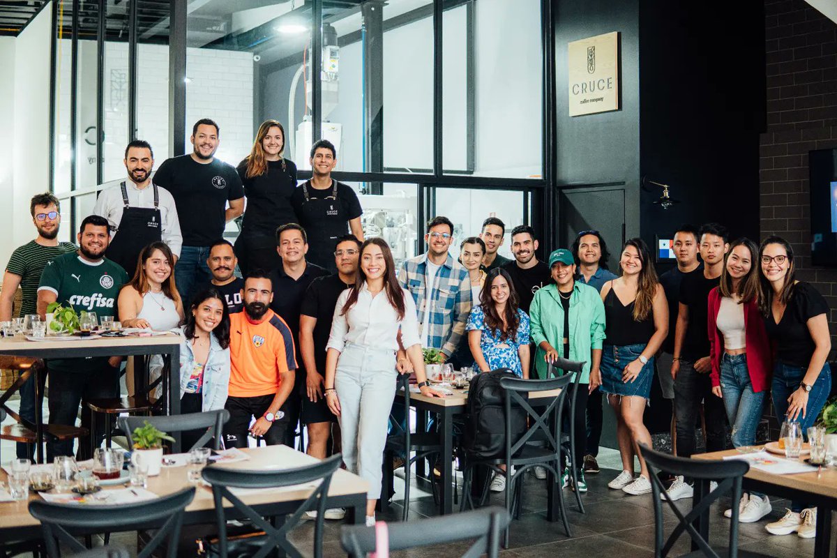 crucecoffee's tweet photo. Tremendo grupo el que vino al #Panamacoffeeexperience del pasado domingo ☕️💙 https://t.co/hHED0jJLnq