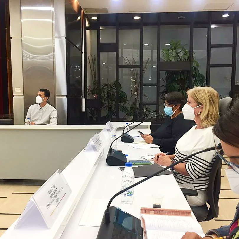 fpatrimonioccs's tweet photo. FUNDAPATRIMONIO presente en la CANCILLERÍA donde estuvo en contacto con autoridades y embajadores que se encuentran en África, se conversó sobre elPatrimonio y la importancia de la cooperación internacional para su revalorización
#CulturaVenezolana
@nicolasmaduro
@gestionperfecta https://t.co/AUDKFiRq3E