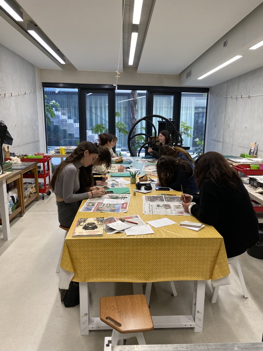 Ateliers de gravure et de sérigraphie à ⁦<a href="/esadtpm/">esadtpm</a>⁩ #cordeesdelareussite  pour les #Tspe ⁦<a href="/LyceeBeaussier/">Lycee_Beaussier</a>⁩ #artsplastiques. Un regard bienveillant sur les portfolios. Merci aux tuteurs et enseignants. ⁦@igartsplastique⁩ ⁦<a href="/CroisonnierH/">Croisonnier Hélène</a>⁩ ⁦<a href="/JR_Arts_06/">JRarts J.Rouch</a>⁩