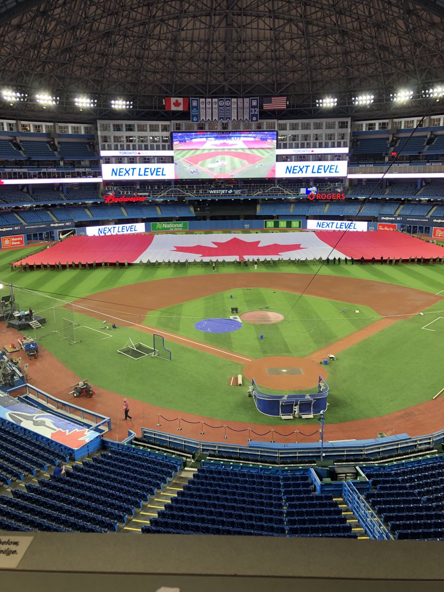 tomyoung590's tweet photo. Been awhile but…Hey Blue Jays fans! It’s rehearsal time on the field and Rogers Centre is looking great! I’m rehearsing things too techy style. Blue Jays host Texas 7pm ET on SN590 &amp; Sportsnet radio network! Opening Day fever is all over the place!! https://t.co/u2OYirj78O
