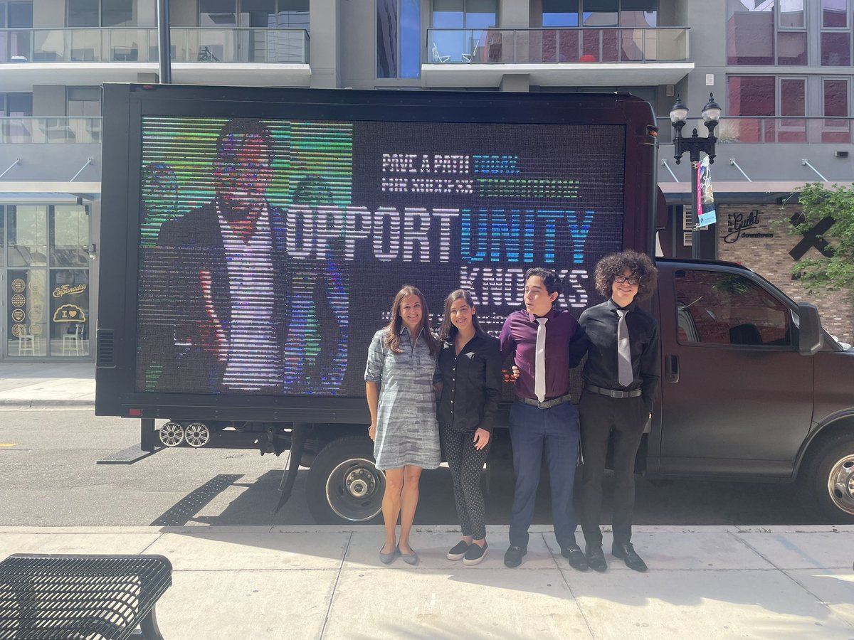 NAFMiami's tweet photo. Students from Miami Sunset SHS met with NAF CEO Lisa Dughi at todayβs Summer Youth Internship Program Kickoff #SYIP #miamiinterns @NAFCareerAcads @drldiaz @CTEMiami https://t.co/C90b1Curcr