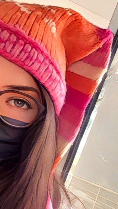 La waifu con gorro kawaii 😳 https://t.co/cOiXVWZKgi<a href="/tag/vtuberuprising"class="tags"><span>#vtuberuprising</span></a><a href="/tag/spamdeescotes"class="tags"><span>#spamdeescotes</span></a>