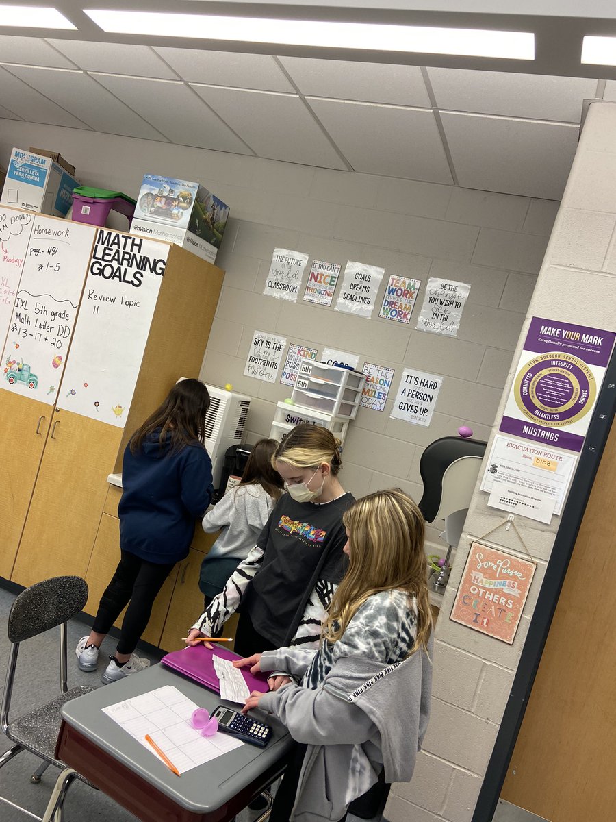 MissAnderson55's tweet image. Getting ready for SPRING break! Searching for eggs filled with different math problems! #plumlearns #plumproud #Mathhunt