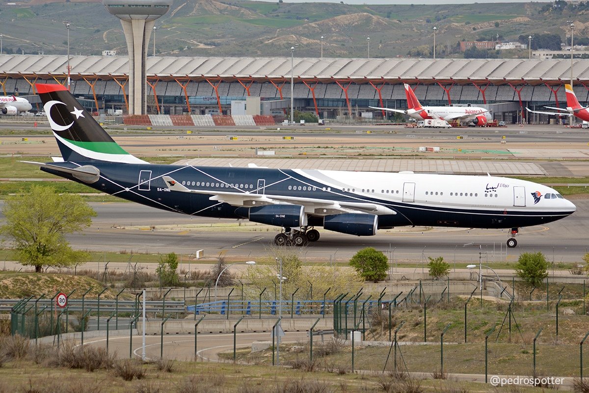 pedrospotter's tweet photo. Peregrinación para los #spotters con la visita en @aeropuertoMAD del

#Airbus #A340 (-200) (5A-ONE) del #Gobierno #Lybia

@controladores @senaleros @ctrl_plataforma #avgeek #avgeeks #aviationdaily #aviationphotography #planes #Planespotting #spotter #spotting #aviationlovers https://t.co/Jbz5wHYS2m