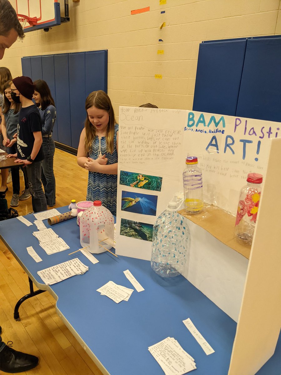 CvMoline's tweet photo. Last night Bicentennial held their Maker Fest! Lots of great creativity! https://t.co/bq0VGSiSiP