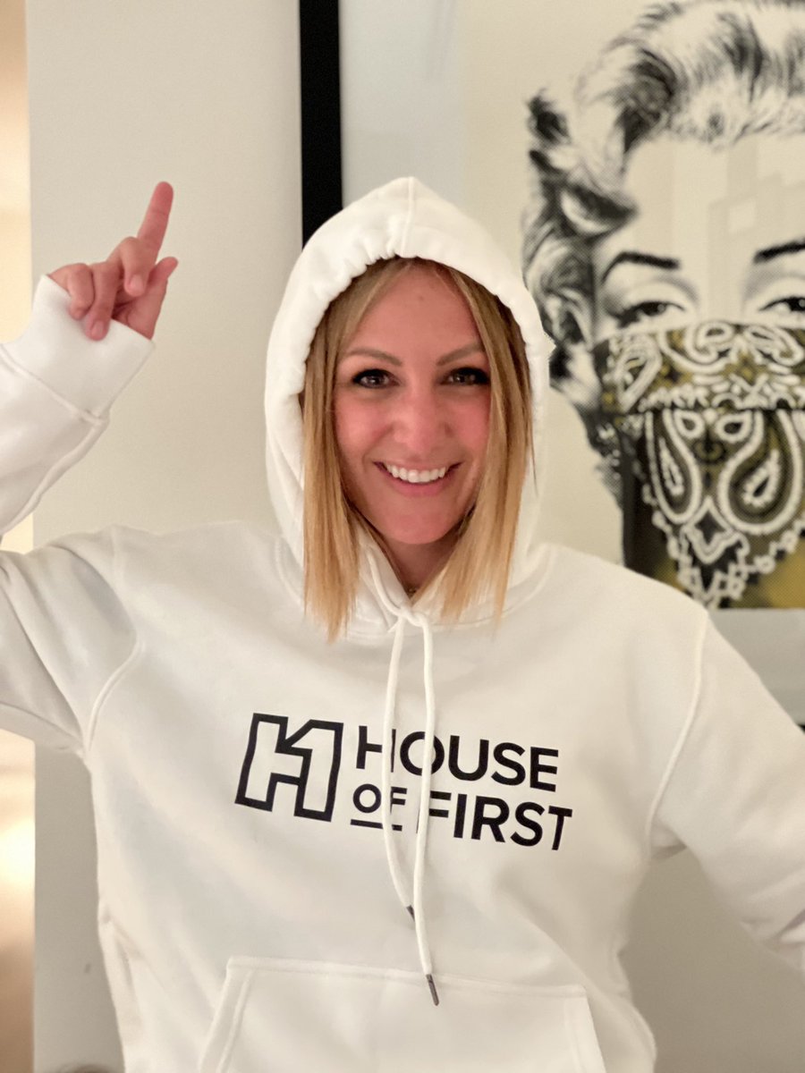 Afs2407's tweet photo. !wen merch @HouseofFirst @remarkable_bee https://t.co/T41ypttvPu