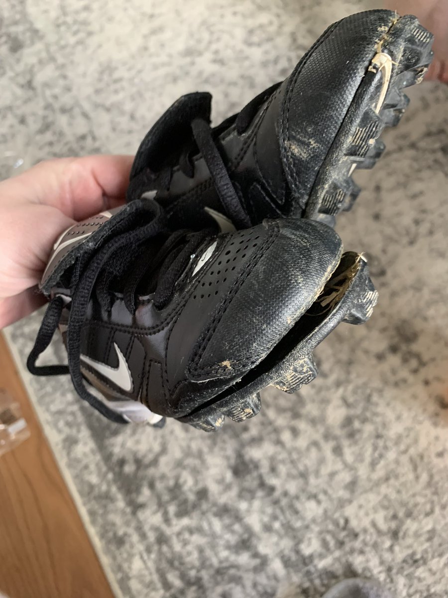 trprice9's tweet photo. Hey @nikestore - my 4 year old wore these for the first time to soccer yesterday. 🤦🏻‍♀️ https://t.co/xc2IIQKOp2