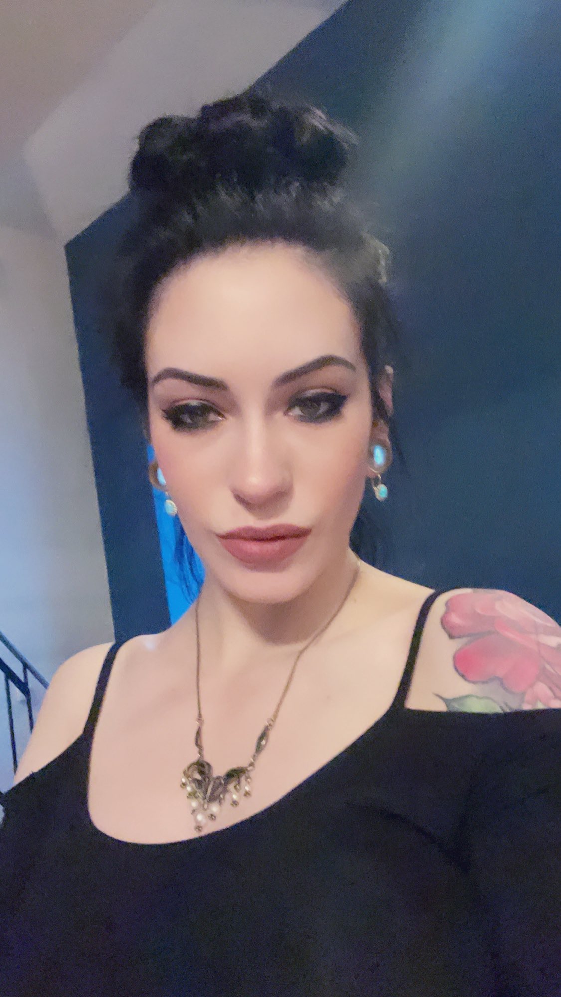 TW Pornstars - 2 pic. Anna De Ville. Twitter. Not going anywhere. Just