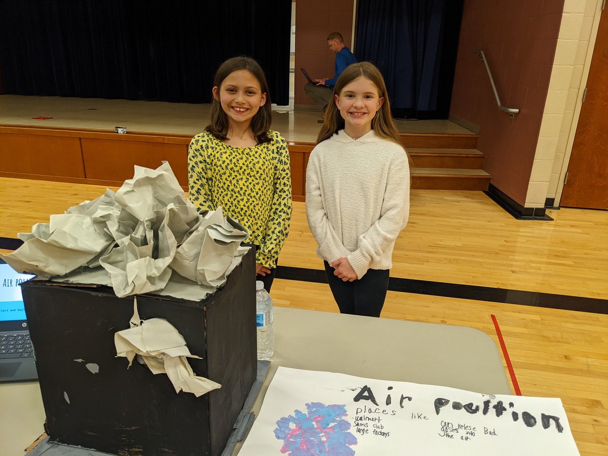 CvMoline's tweet photo. Last night Bicentennial held their Maker Fest! Lots of great creativity! https://t.co/bq0VGSiSiP