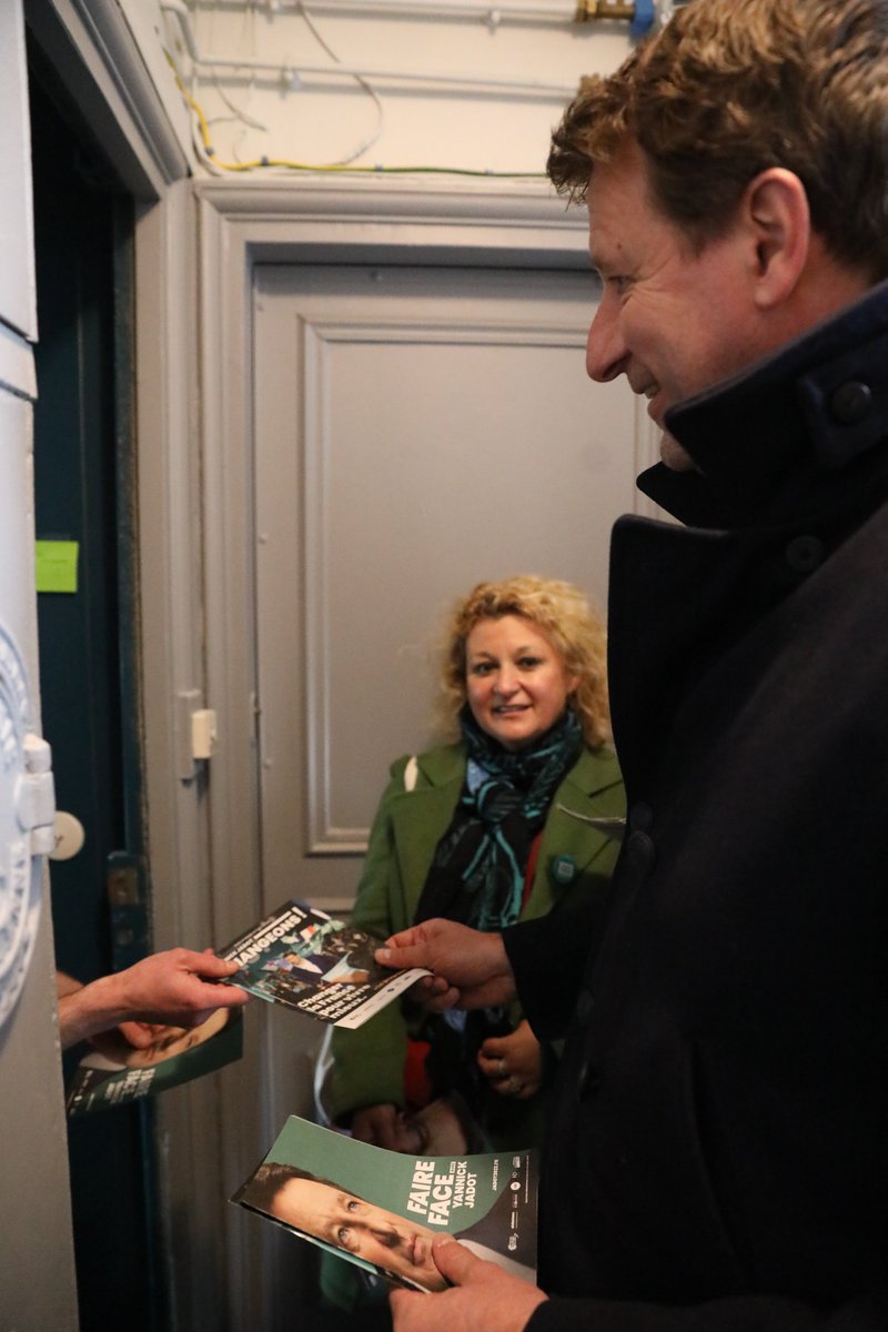 Yannick Jadot tweet media
