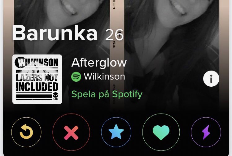 Vad som händer i kväll?
Ne, det blir lugnt hemma och