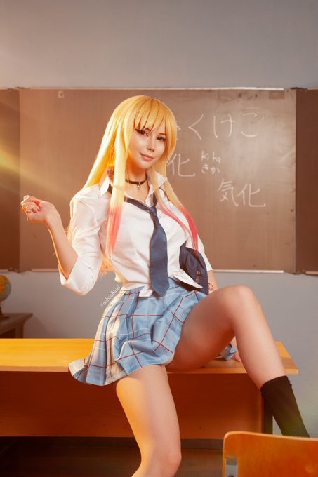 Can you help me with a foreign..tongue?  Oh no, language!😳 #marinkitagawa #MyDressUpDarling https://t<a href="/tag/mydressupdarling"class="tags"><span>#mydressupdarling</span></a><a href="/tag/marinkitagawa"class="tags"><span>#marinkitagawa</span></a>