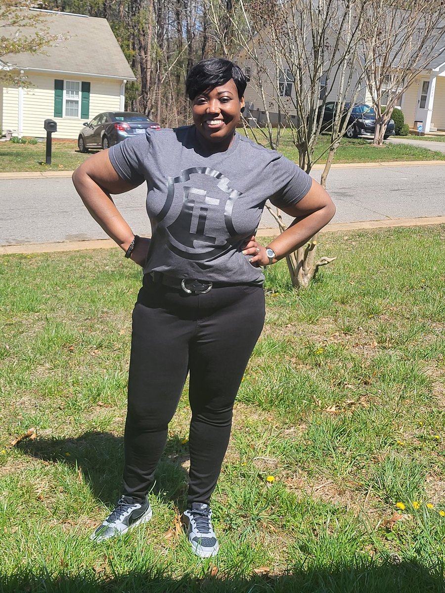 shauntacakes16's tweet photo. Rocking my son's logo. Go shop https://t.co/opkT42BEMp!!! #SSNF https://t.co/ahEc2I1hQO