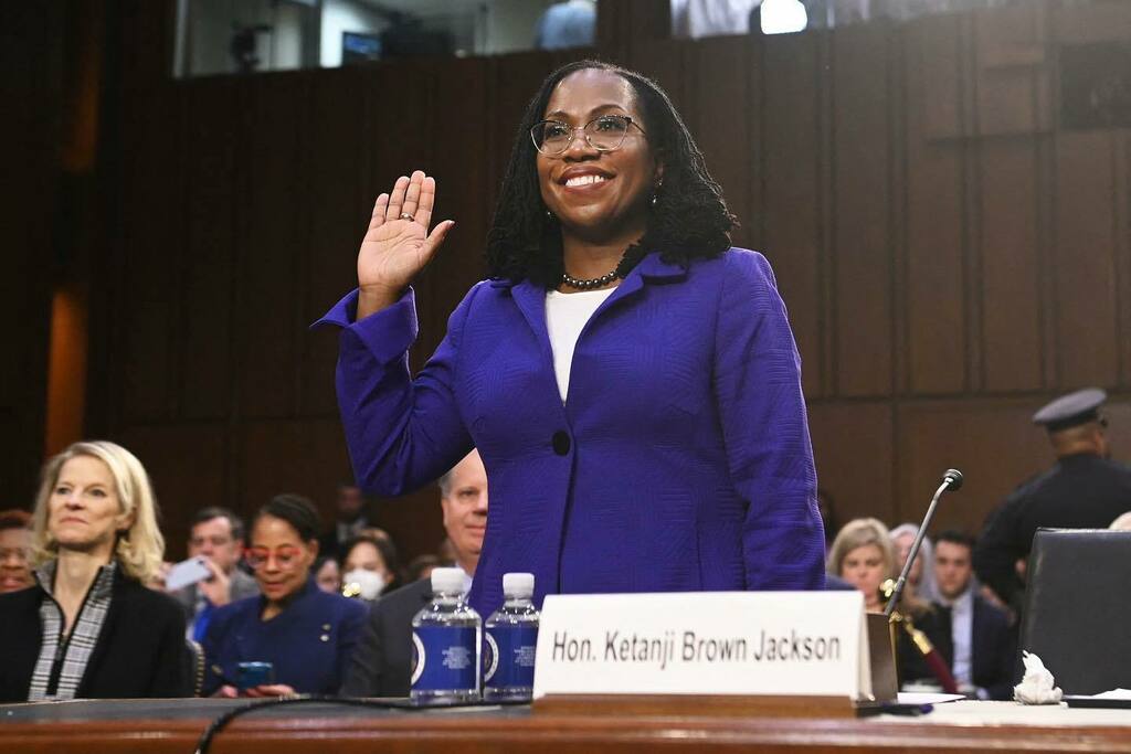 Congratulations to #ketanjibrownjackson and her family. We share this historical moment with our nation from all sides of the table and from all cultural backgrounds today as we celebrate the first black woman to the United States Supreme Court ⚖️

Her d… instagr.am/p/CcGOjpNJHRM/