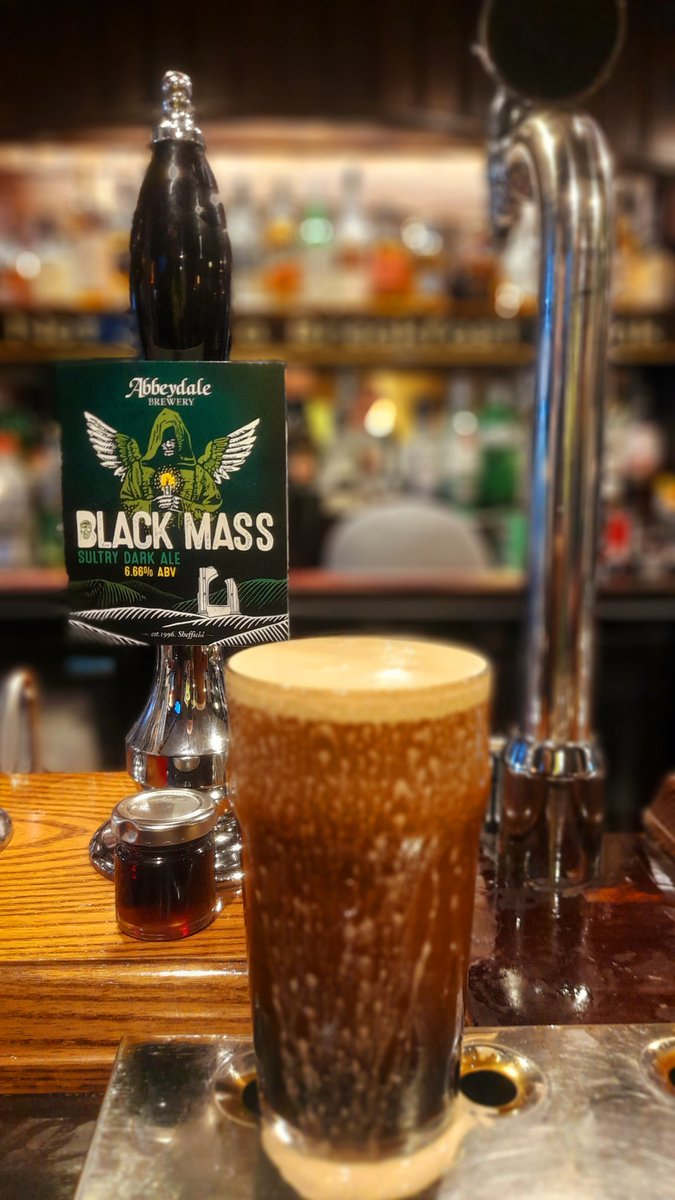 Stuart_Pickard's tweet photo. 3 really great beers only reason I had a half of @BrassCastleBeer is because I am a #BeerTicker ๐๐ป @osobrewing #PintOfCask @neptunebrewery @lostandgrounded and #PintOfRealAle @abbeydalebeers all four beers ๐ #GingRealAleTrail @Stuart_Pickard #CraftBeer #Beer #RealAle #Ale https://t.co/giydXyjMzJ