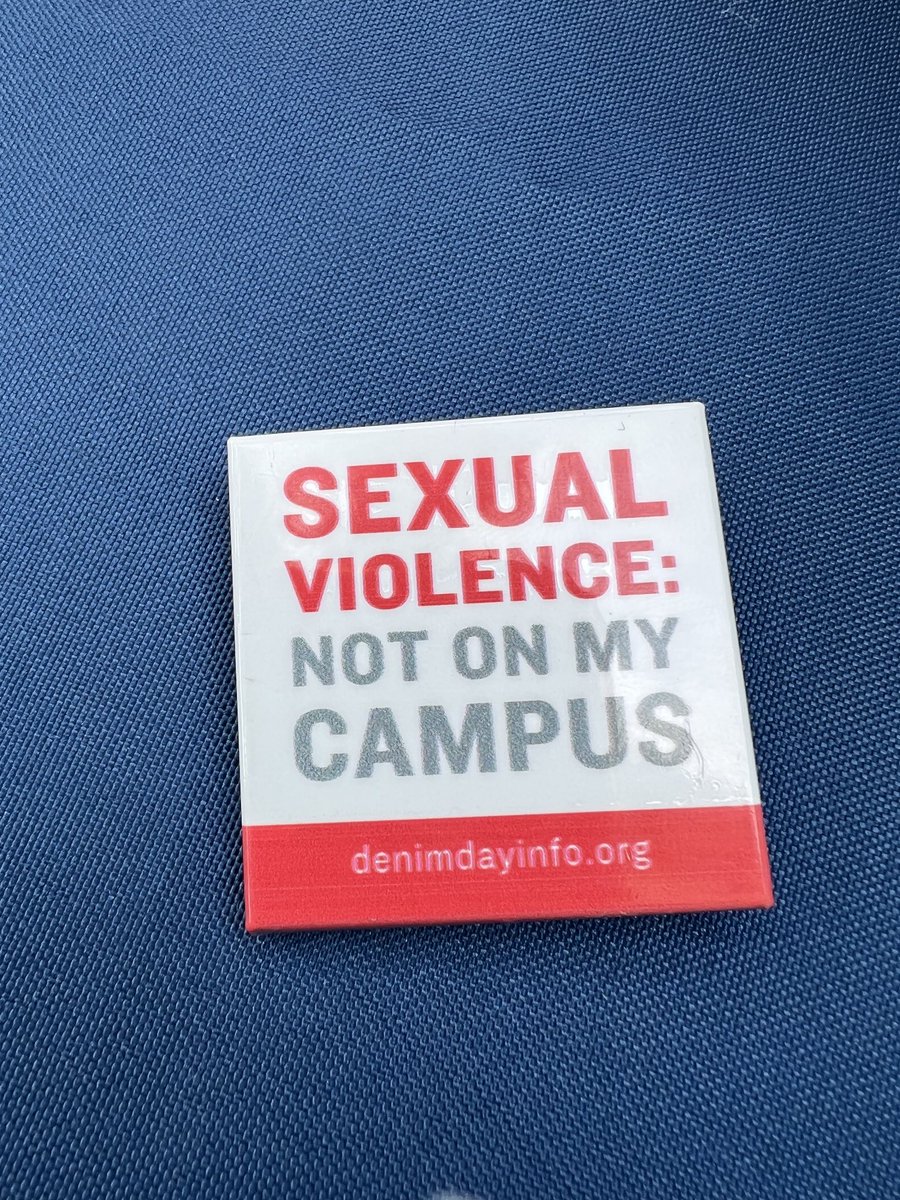 angie_wint's tweet photo. Denim Day #itsonusfau https://t.co/5k469cIfsw