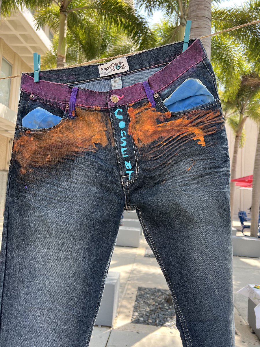 angie_wint's tweet photo. Denim Day #itsonusfau https://t.co/5k469cIfsw
