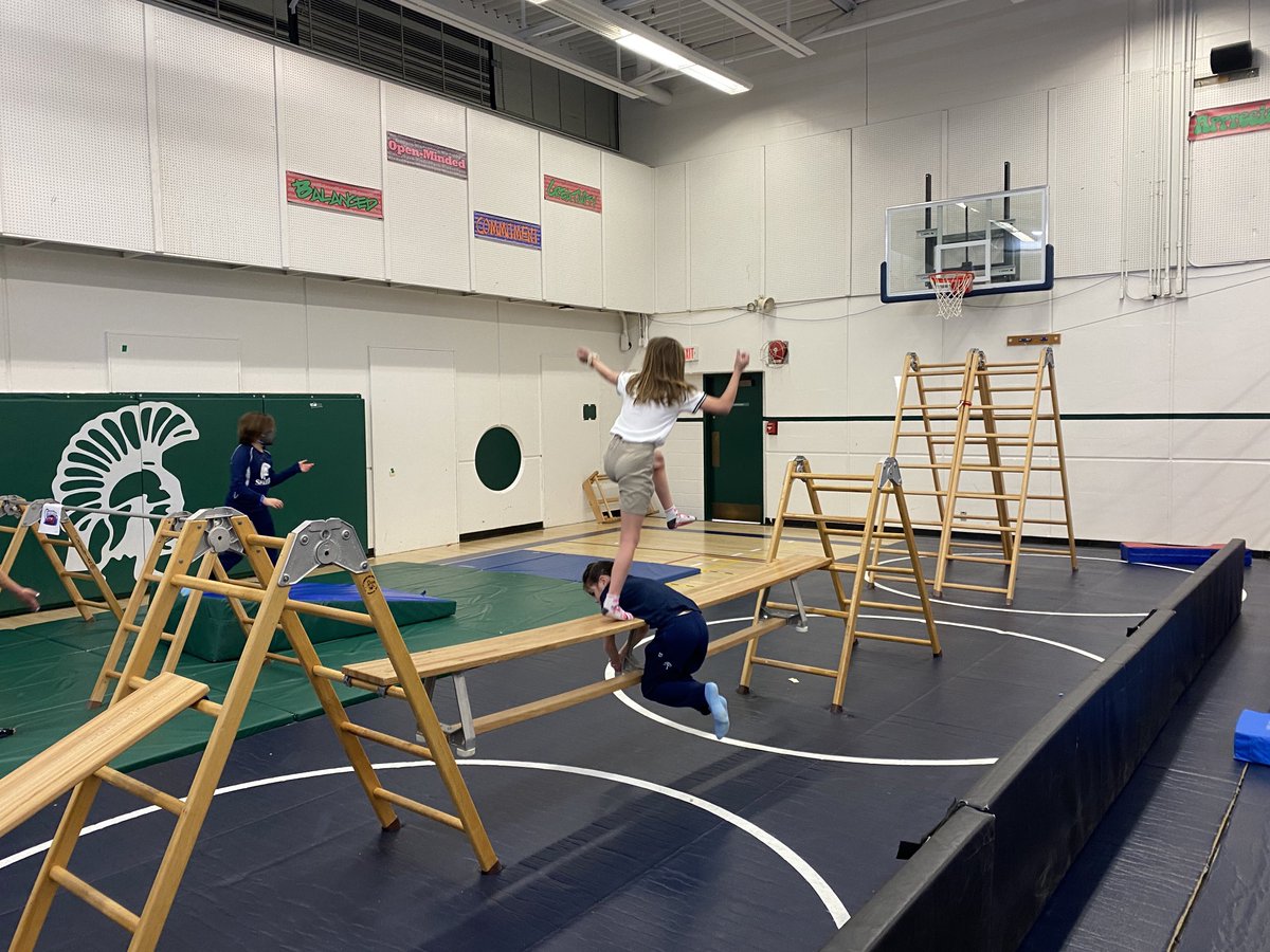 TyRiddick's tweet photo. “What are my movement possibilities?”
Really loved the engagement coming from this question. Ss eager to share “Mr. Riddick look what’s possible for me” #physed https://t.co/w4Cgmt97Gd