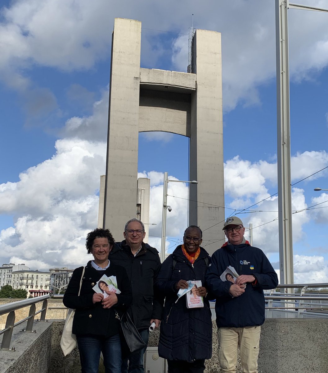 Jusqu’au bout sur le pont, de Recouvrance, évidemment, à #Brest pour @Anne_Hidalgo #Hidalgo2022