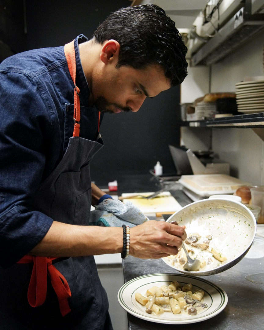 pepinothemouse's tweet photo. Chef is hiring prep cooks &amp; line cooks at both Pepino’s &amp; next door at the @caffelatana wine bar!
🔪 
To apply, send your resume to vish@pepinos.ca. https://t.co/wEaSuw6KeF