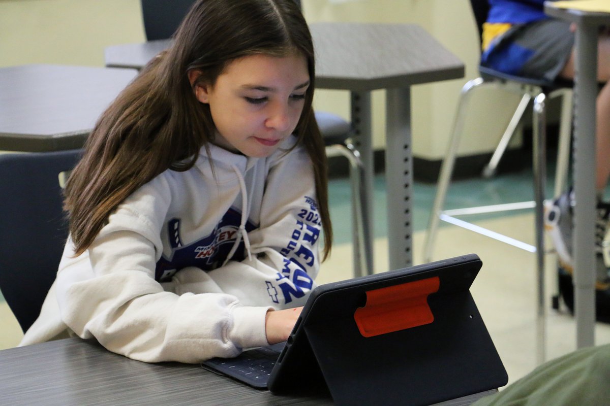 isd199's tweet photo. #IGHMS 6th graders created e-books for preschoolers during a service learning project in partnership with Minnesota Zoo: https://t.co/F4Qn6qDEcE #innovate199 #community199 https://t.co/NEjM8yRr55