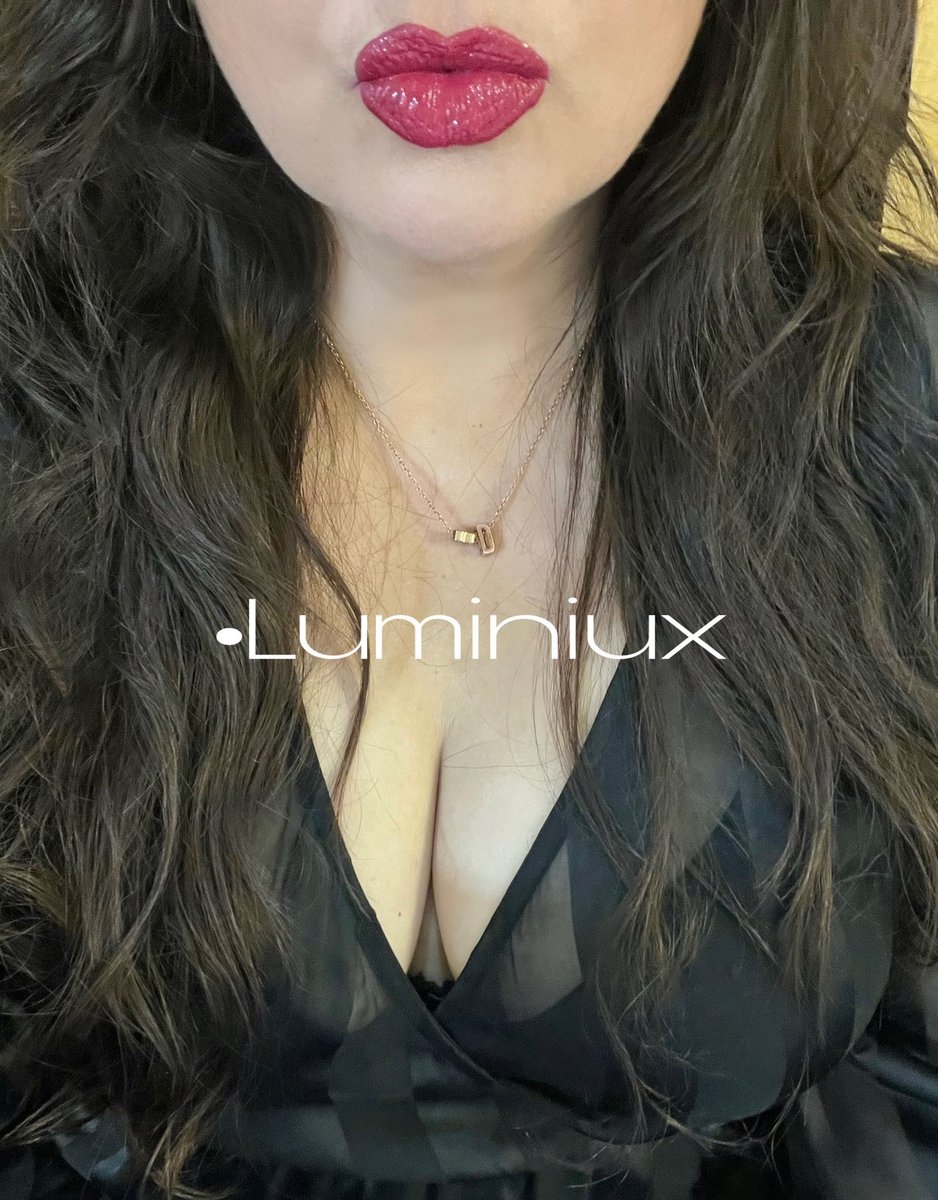 luminiux's tweet photo. #ViernesDeLabios #viernesdeLuminiux https://t.co/SxC0Ixhvcr