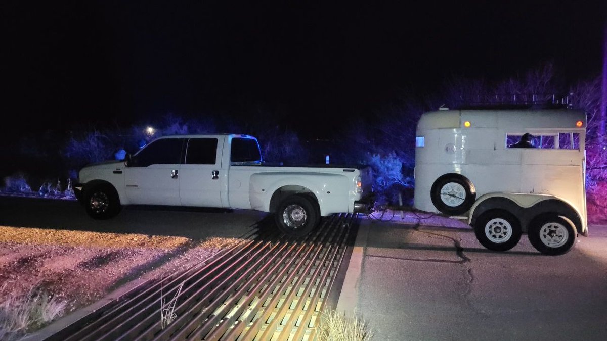 USBPChiefTCA's tweet photo. A Douglas Station agent assisted @cc_sheriff with a #VehicleStop on SR-80. Four migrants in the #truck, and five migrants dangerously concealed in the trailer were discovered. The driver, a Mexican citizen, faces criminal charges. We are grateful for our law enforcement partners. https://t.co/P8OigiUwDZ
