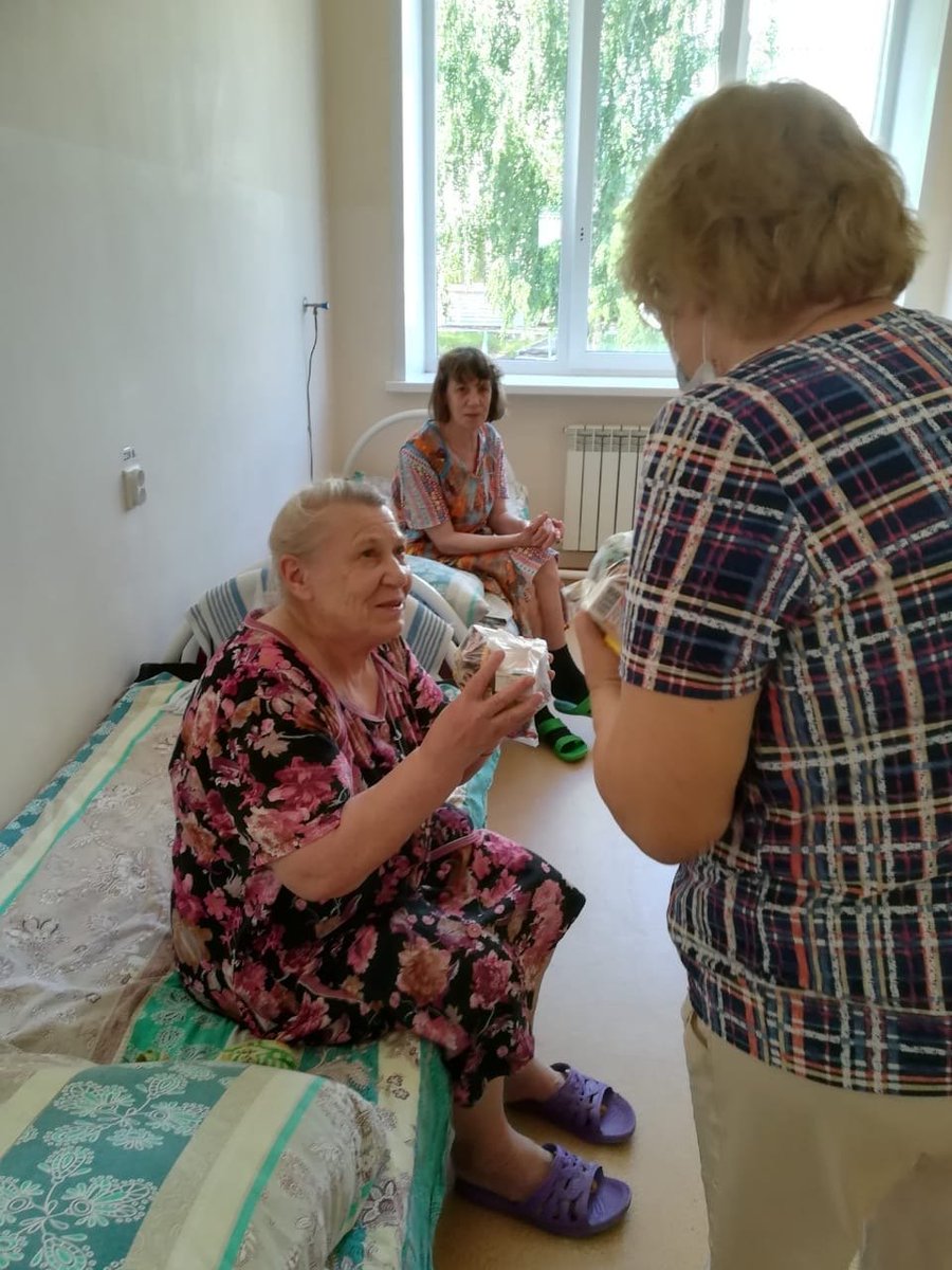 Samarskaya_ja's tweet photo. Опять собираю сладкие подарочки, но теперь для бабулечек к Пасхе.

Можно прям конфеты/печенье купить, можно перевести организатору помощи Любови Геннадьевне +79376502979

https://t.co/5EWhQt1soB https://t.co/Ru0eqoWA0H